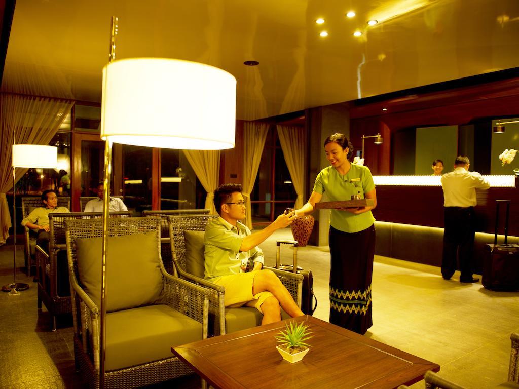 Emerald Palace Hotel Naypyidaw Zewnętrze zdjęcie