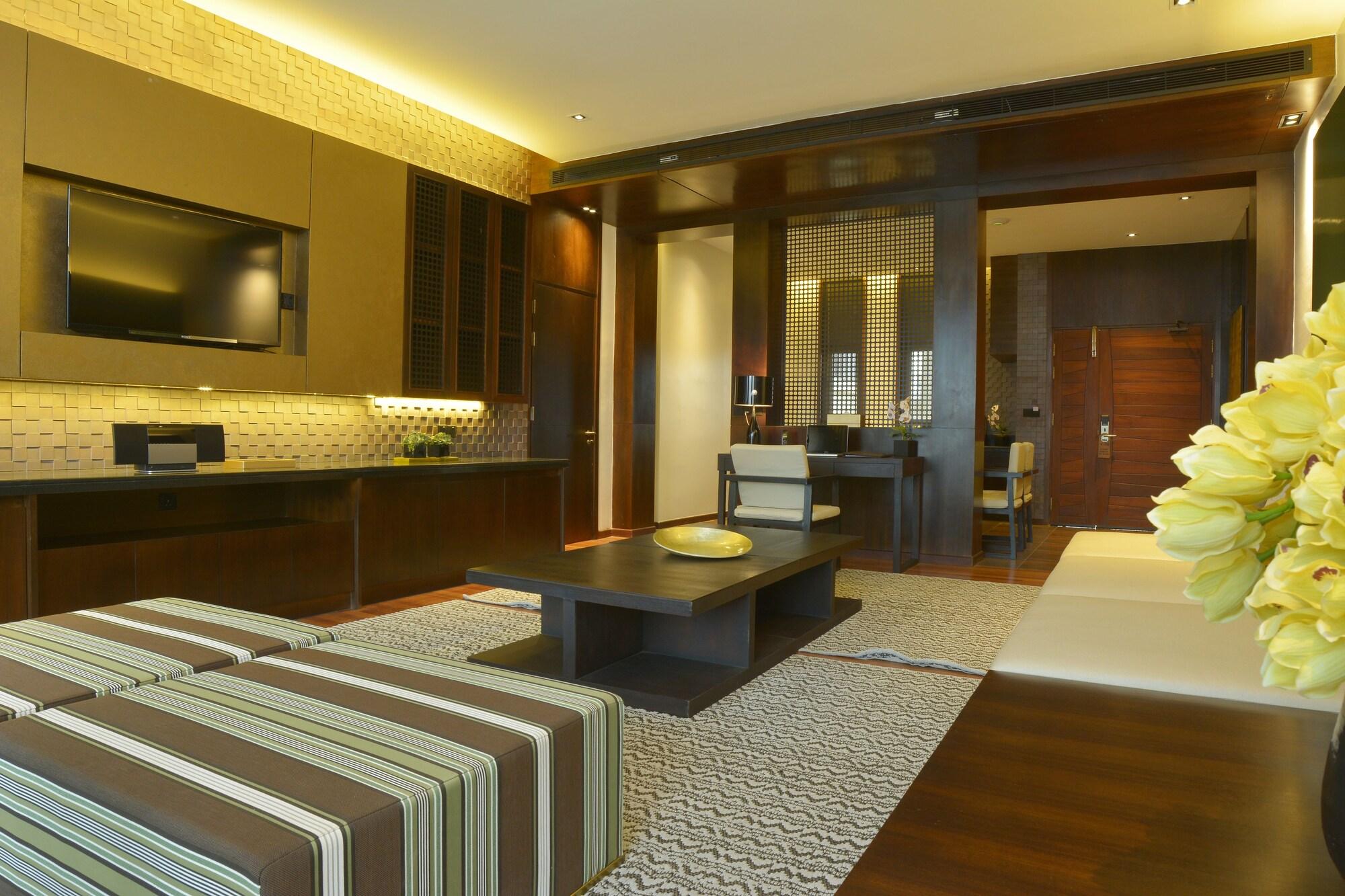 Emerald Palace Hotel Naypyidaw Zewnętrze zdjęcie