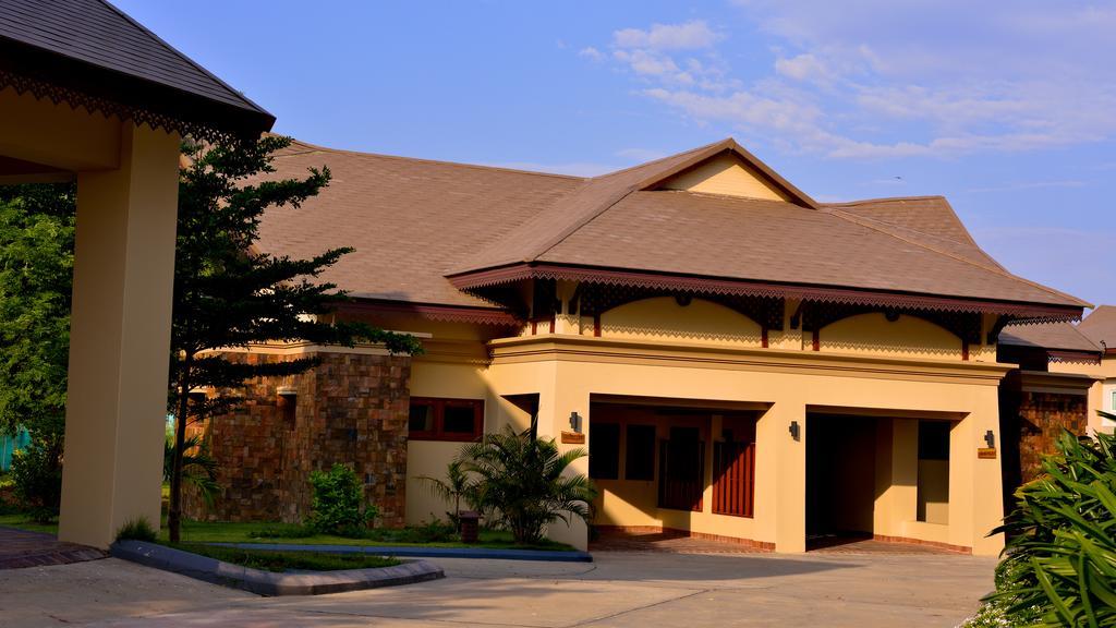 Emerald Palace Hotel Naypyidaw Zewnętrze zdjęcie