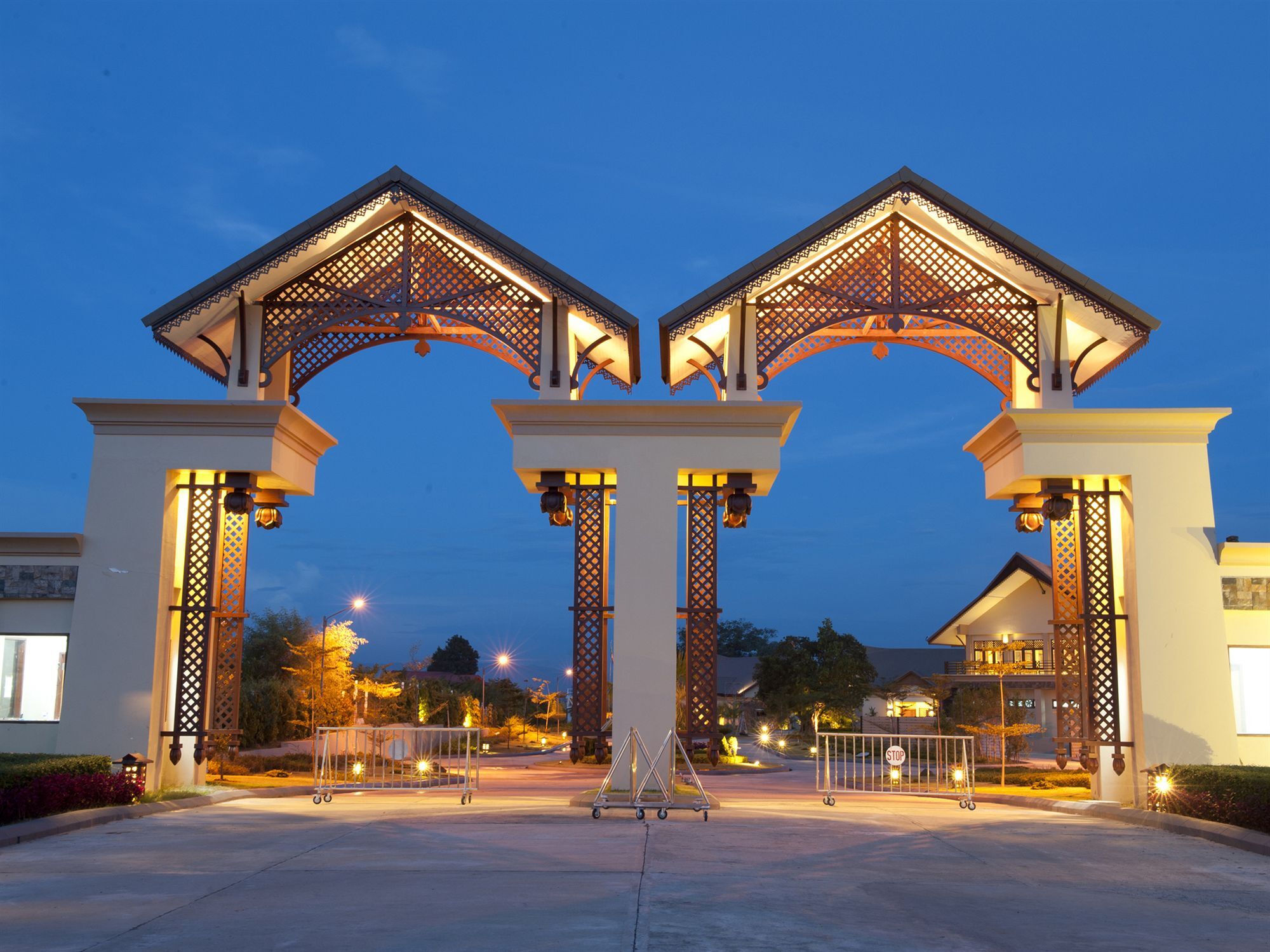 Emerald Palace Hotel Naypyidaw Zewnętrze zdjęcie